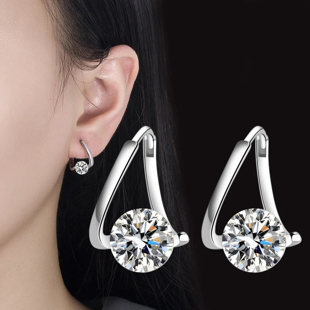 Irregular minimalist hoop earrings in a lightweight unisex geometric design for men and women